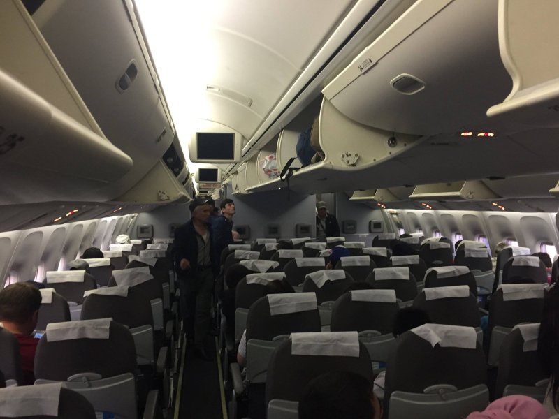 Боинг 767 ЮТЭЙР салон