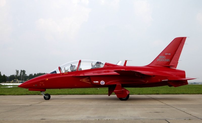 Ср-10 учебно-тренировочный реактивный самолет