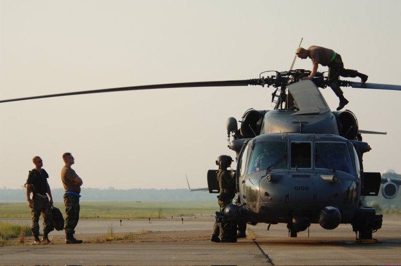 Военный вертолет