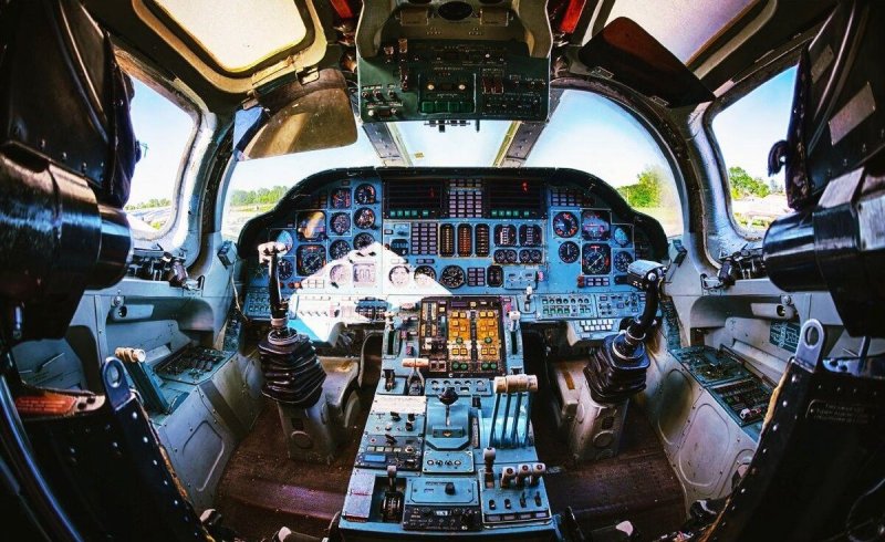 Ту 160 кабина пилотов
