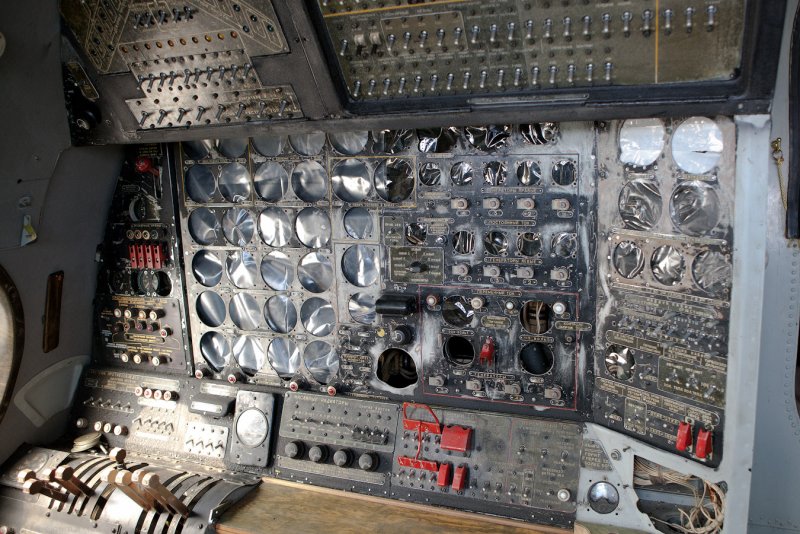 Ту 114 кабина