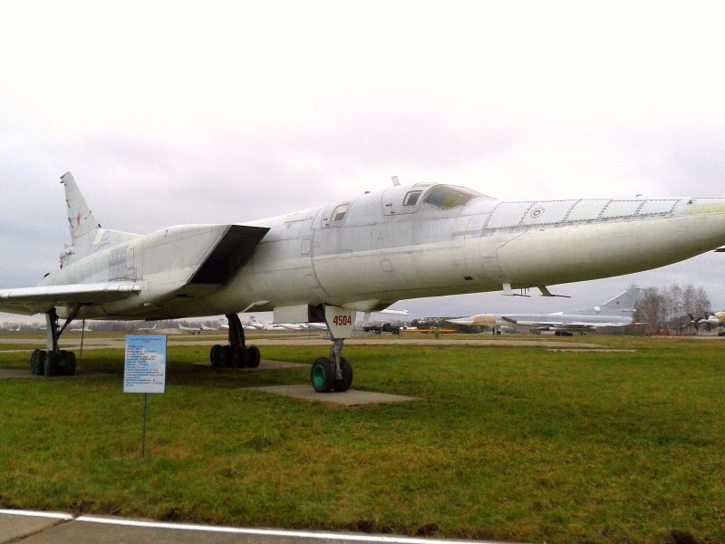 Сверхзвуковой бомбардировщик ту-22