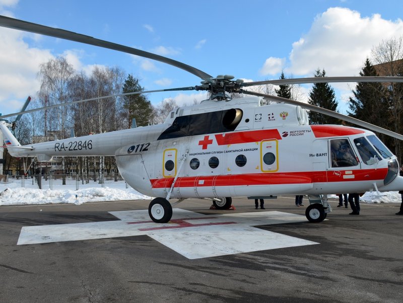 Медицинский вертолет ми-8