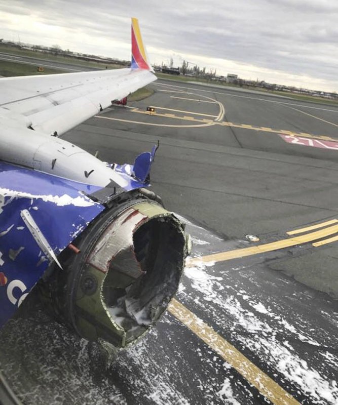 Двигатель самолёта Boeing 737
