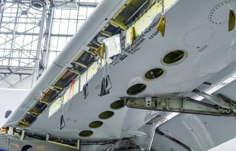 Топливный бак самолета Боинг 737