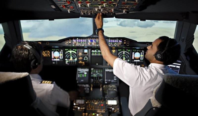 Профессия пилот Emirates