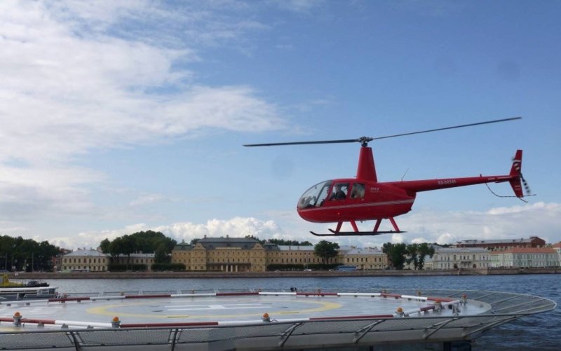 Полет над СПБ Robinson r44