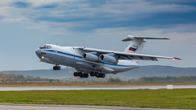 Ил-76 военно-транспортный самолёт