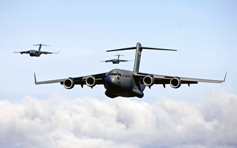 Транспортный самолет c-17 Globemaster