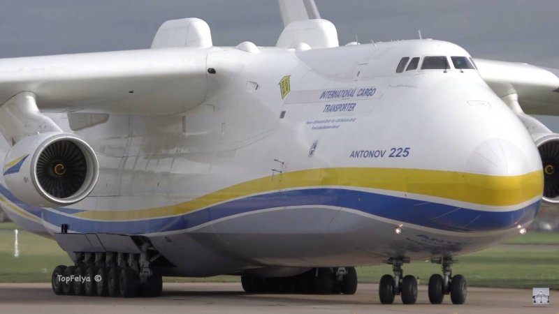 Самый большой самолет в мире АН-225 Мрия