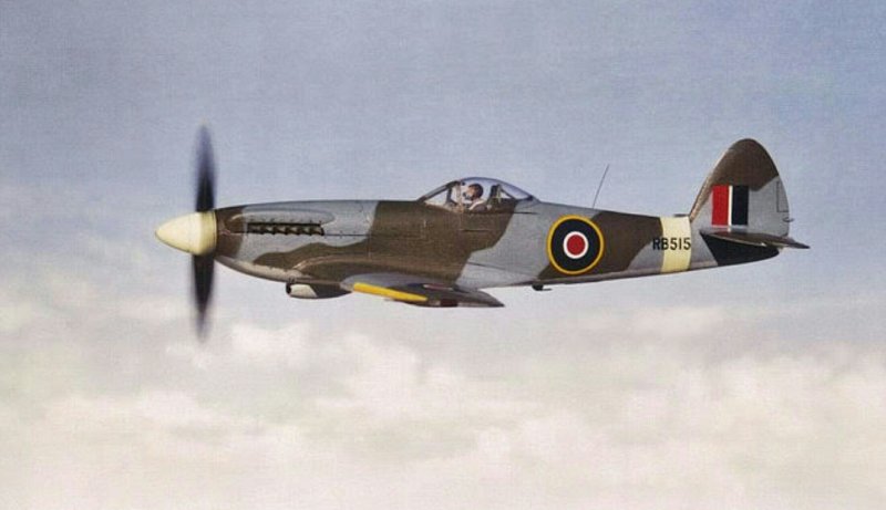 Самолет Spitfire MK XIV