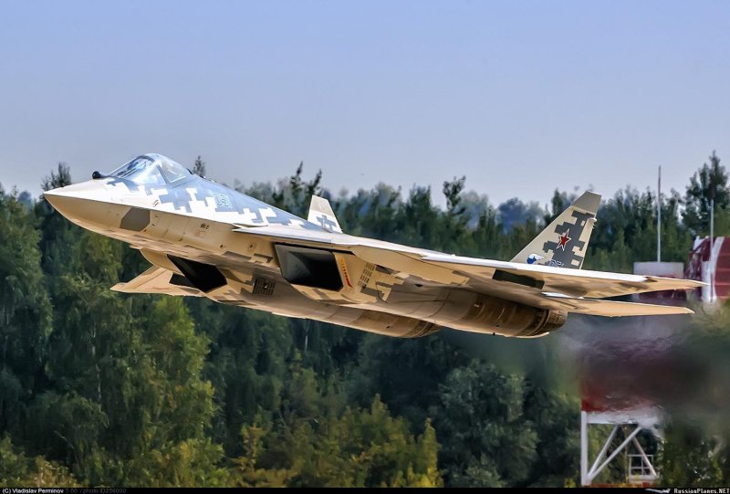 Однодвигательный Су 57