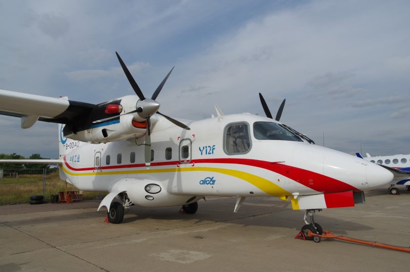 Самолет y-12f