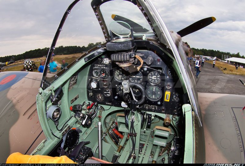 Spitfire MK 2 кабина