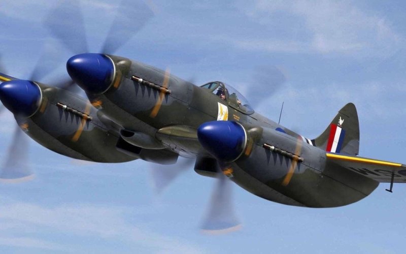 Spitfire самолет