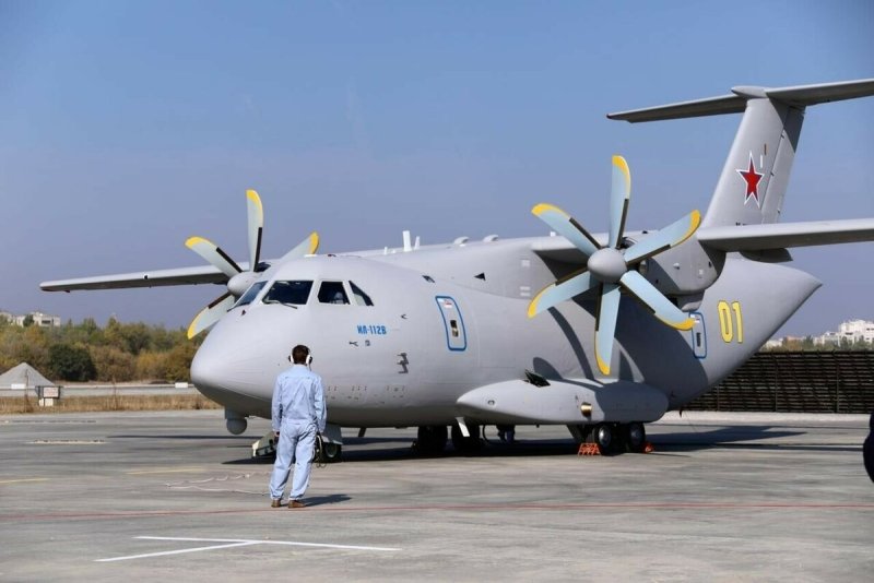 Ил-112в военно-транспортный самолёт