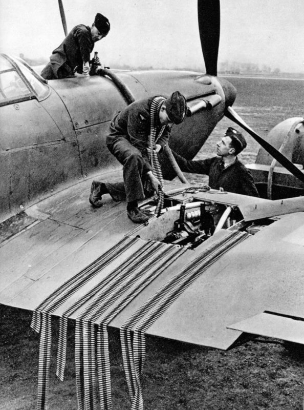 Hawker Hurricane пулемёты
