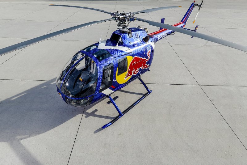 Вертолет bo105 c ред Булл