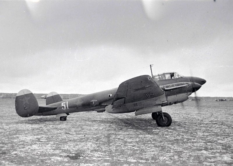 Пе-2 бомбардировщик