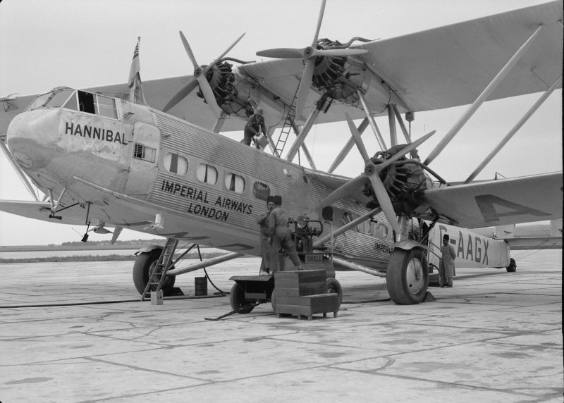 Handley Page HP 42
