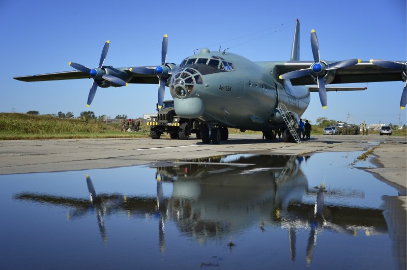 АН 12 грузовой