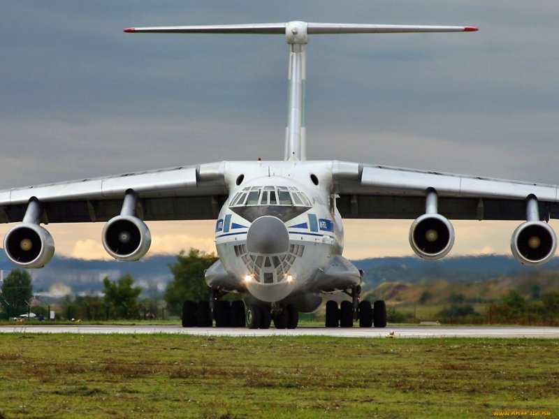 Грузовой самолет ил-76