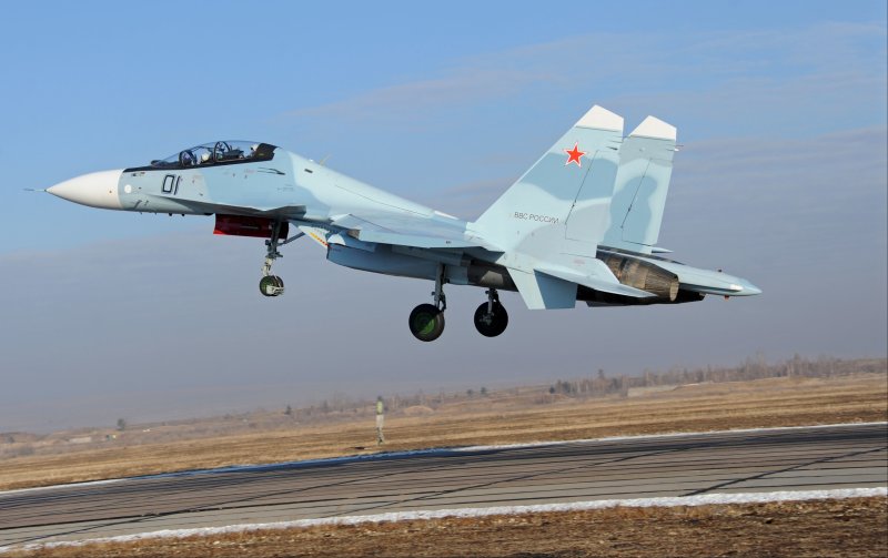Многоцелевой истребитель Су-30