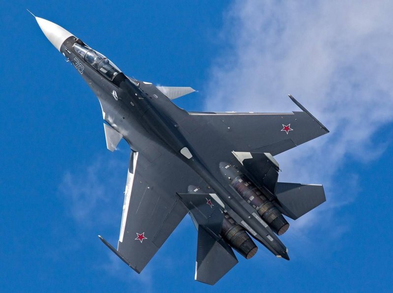 Многоцелевой истребитель Су-30
