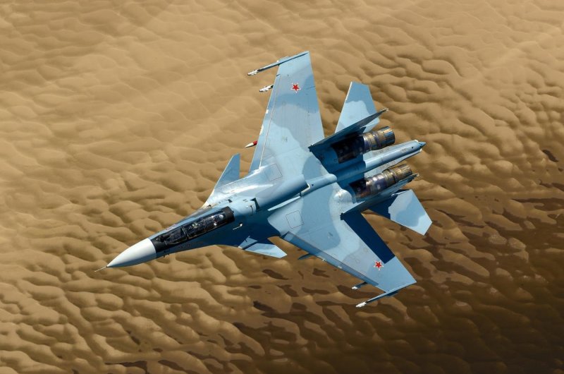 Истребитель Су-30см