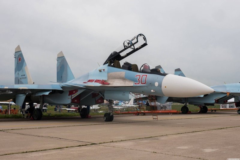 Истребитель Су-30см