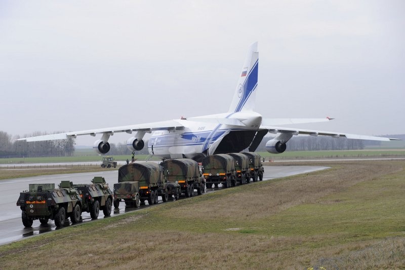 Ил-76 военно-транспортный самолёт Руслан