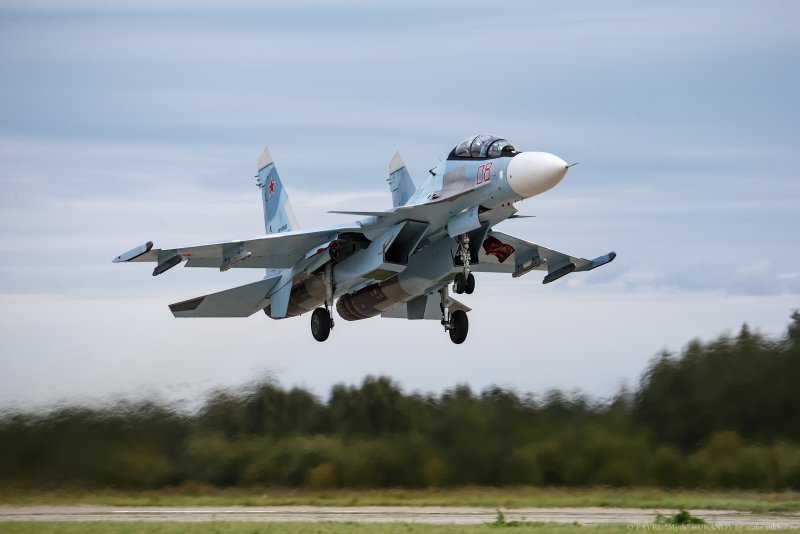 Истребитель Су-30см