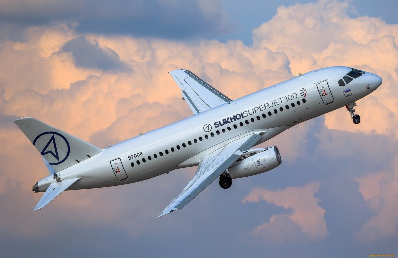 Самолет Sukhoi SSJ 100