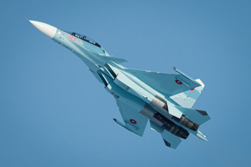 Истребитель Су-30