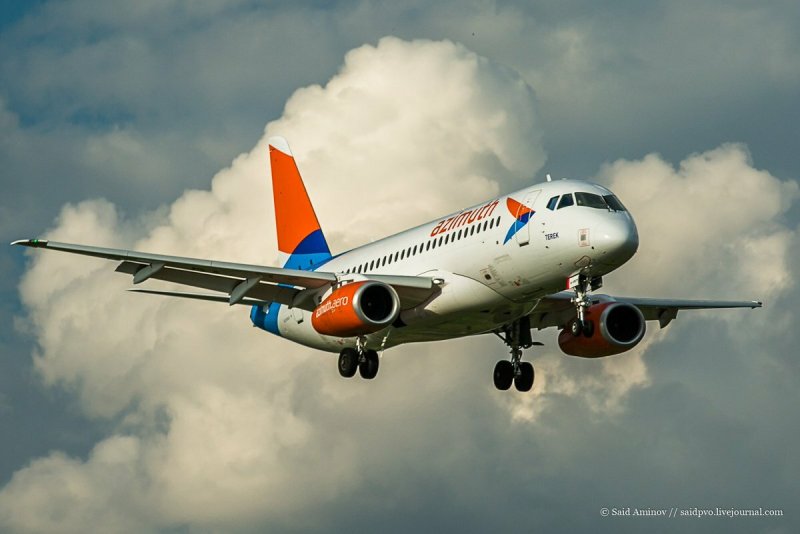 SSJ 100
