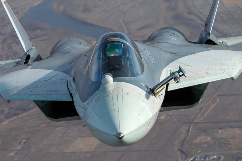 Истребитель пятого поколения Су-57э