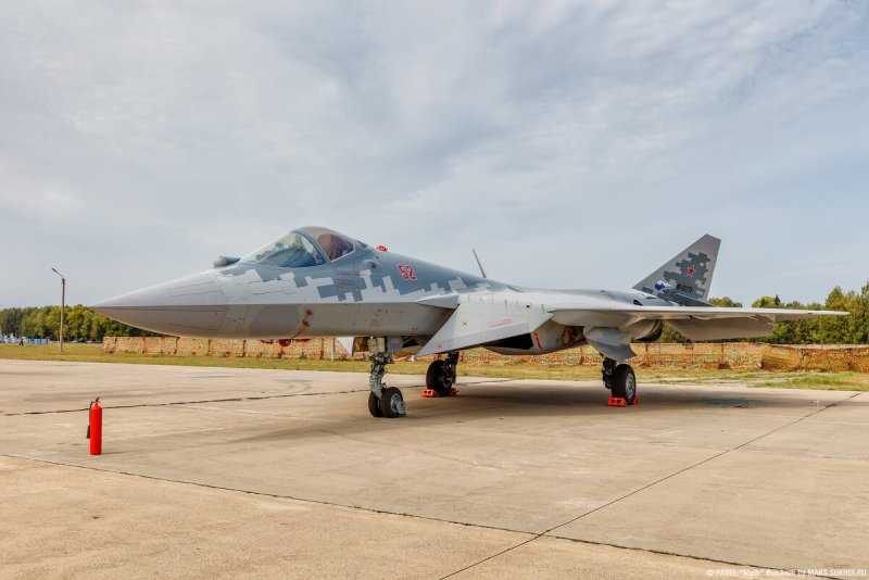 Истребитель 5-го поколения Су-57