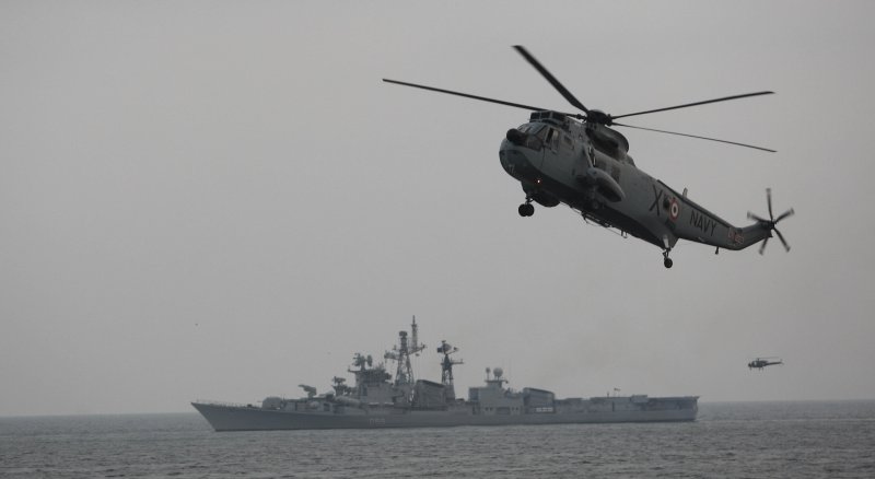 Вертолет упавший в море