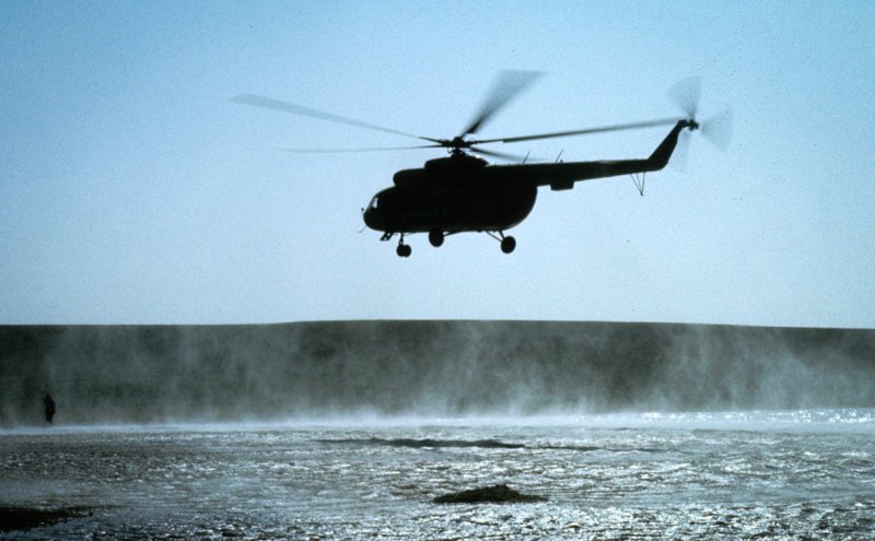 Крушение вертолета в море