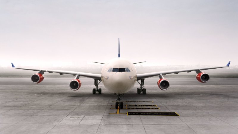 Airbus a340 на аэродроме