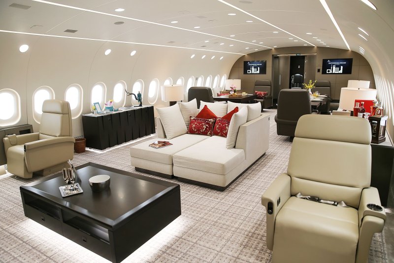 Самолет Абрамовича 787