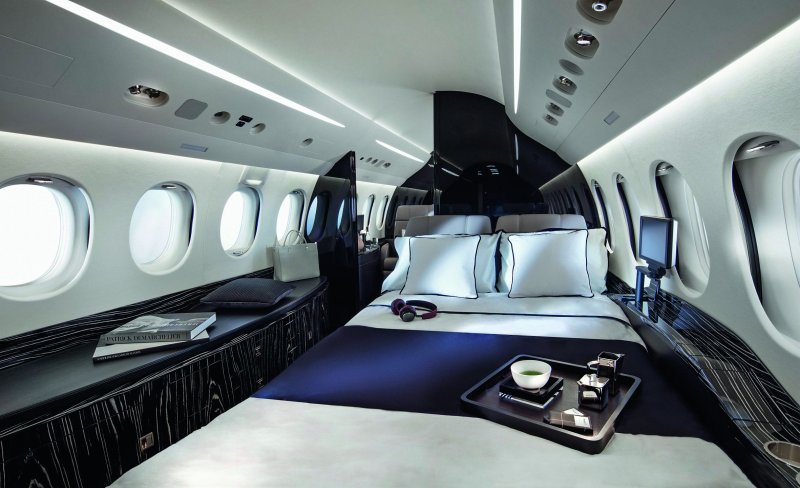 Бизнес Джет Falcon 8x