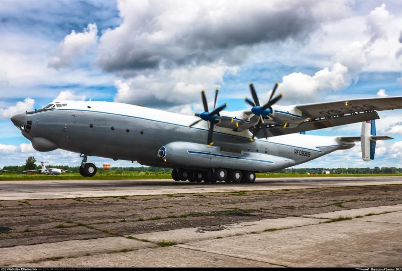 Самолёт Антей АН-22