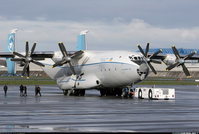 АН-22 Антей шасси
