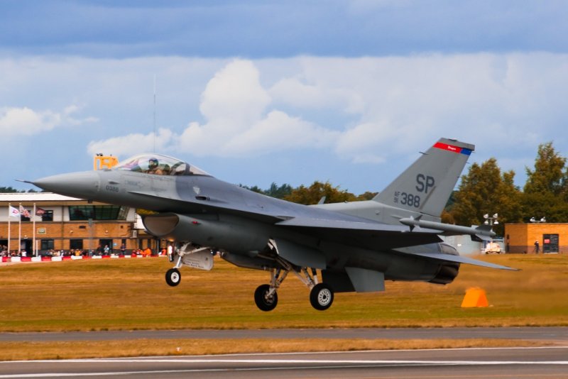 Falcon f15