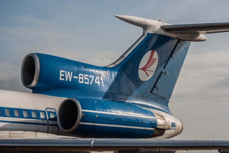 Хвост самолета ту 154