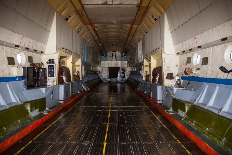 АН-22 Антей кабина