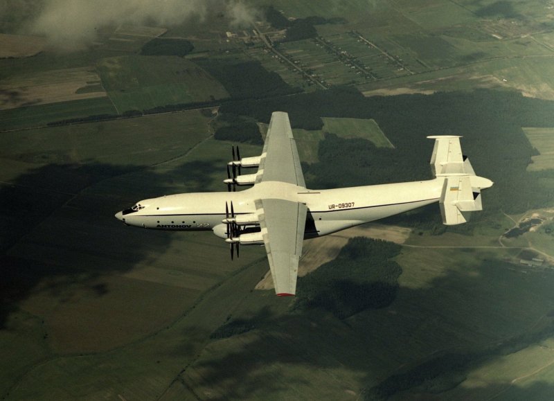 АН-22 И АН-225
