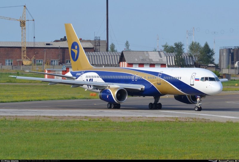 Boeing 757 200 2001