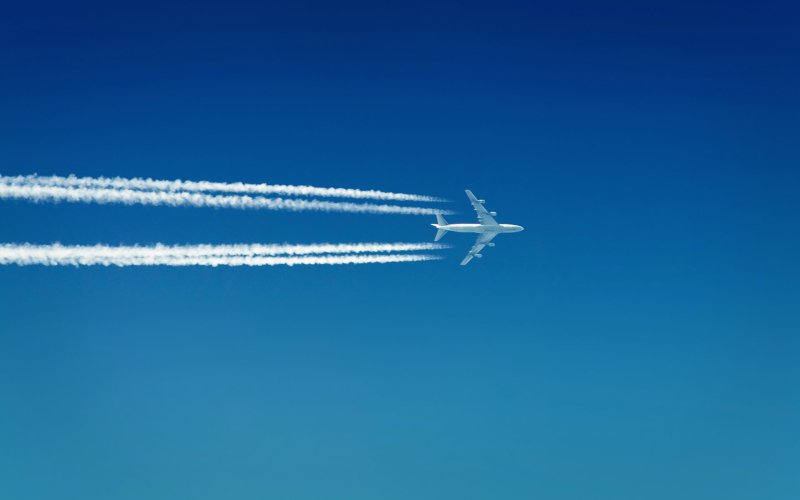 Инверсионный след Airbus a340